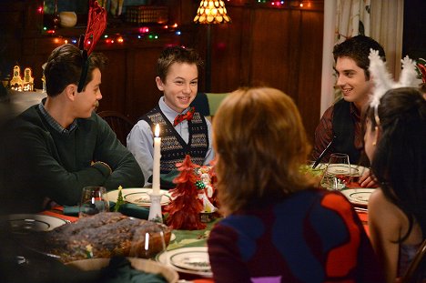 Jake T. Austin, Hayden Byerly, David Lambert - Fosterovi - Duch dávných Vánoc - Z filmu