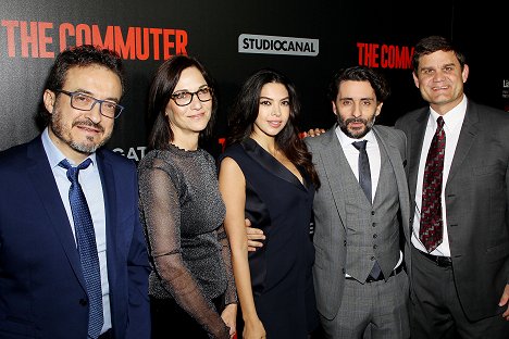 New York Premiere of LionsGate New Film "The Commuter" at AMC Lowes Lincoln Square on January 8, 2018 - Roque Baños, Jaume Collet-Serra, Jason Constantine - Cizinec ve vlaku - Z akcí