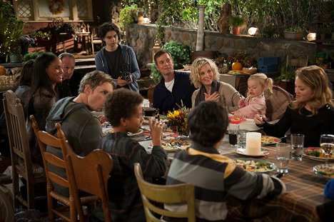 Joy Bryant, Craig T. Nelson, Max Burkholder, Peter Krause, Monica Potter, Erika Christensen