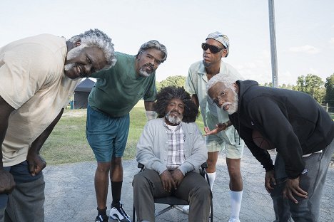 Shaquille O'Neal, Chris Webber, Nate Robinson, Reggie Miller, Kyrie Irving - Uncle Drew - Photos