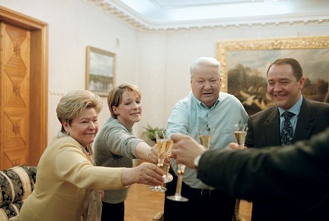 Boris Jelcin - Svedkovia Putinovi - Z filmu