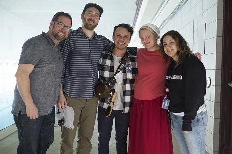 Elisabeth Moss, Daina Reid - Příběh služebnice - Po porodu - Z natáčení