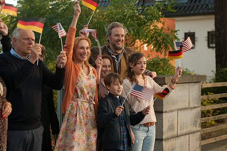 Axel Milberg, Andrea Sawatzki, Eva Löbau, Mathis Wernecke, Stephan Grossmann, Amber Bongard - Familie Bundschuh - Ihr seid natürlich eingeladen - Z filmu