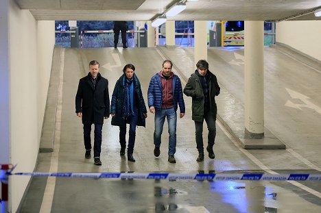 Jiří Langmajer, Lenka Vlasáková, Petr Vršek, Pavel Řezníček - Labyrint - Epizoda 4 - Z filmu