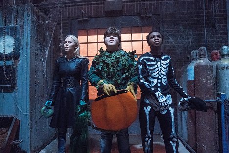 Madison Iseman, Jeremy Ray Taylor, Caleel Harris - Husia koža 2: Strašidelný Halloween - Z filmu