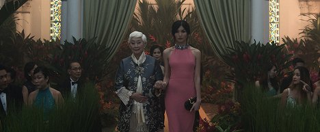 Lisa Lu, Gemma Chan - Šíleně bohatí Asiati - Z filmu
