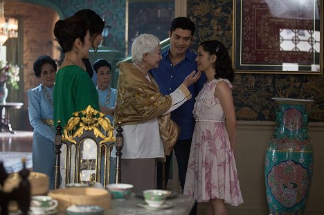 Michelle Yeoh, Gemma Chan, Lisa Lu, Henry Golding, Constance Wu - Šíleně bohatí Asiati - Z filmu