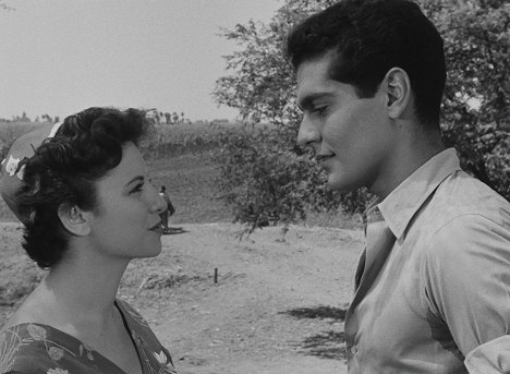 Faten Hamama, Omar Sharif - Pod žhnoucím nebem - Z filmu