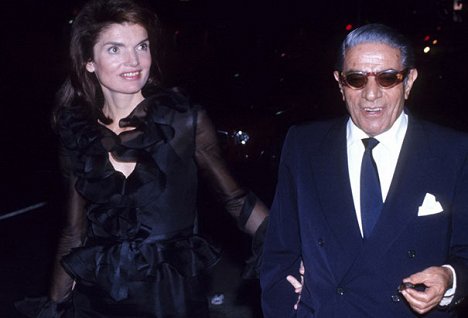 Jacqueline Kennedy, Aristotle Onassis - Callasová, Kennedyová a Onassis – dvě královny a jeden král - Z filmu