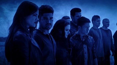 Eiza González, D.J. Cotrona, Madison Davenport, Brandon Soo Hoo - Od soumraku do úsvitu - Dark Side of the Sun - Z filmu