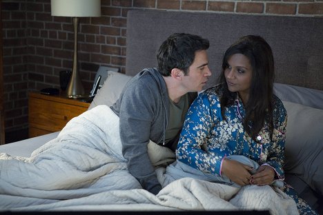 Chris Messina, Mindy Kaling - The Mindy Project - The Lahiris and the Castellanos​ - Z filmu