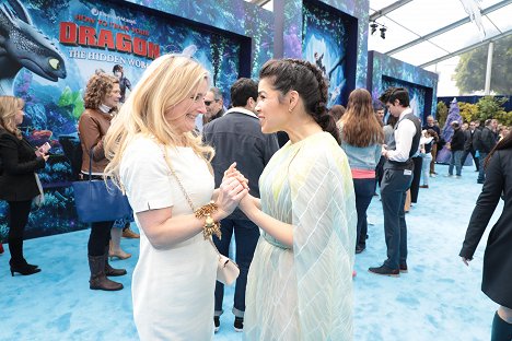 World premiere of "How to Train Your Dragon: The Hidden World" at the Regency Village Theatre on Saturday, Feb. 9, 2019, in Los Angeles - Cressida Cowell, America Ferrera - Jak vycvičit draka 3 - Z akcí