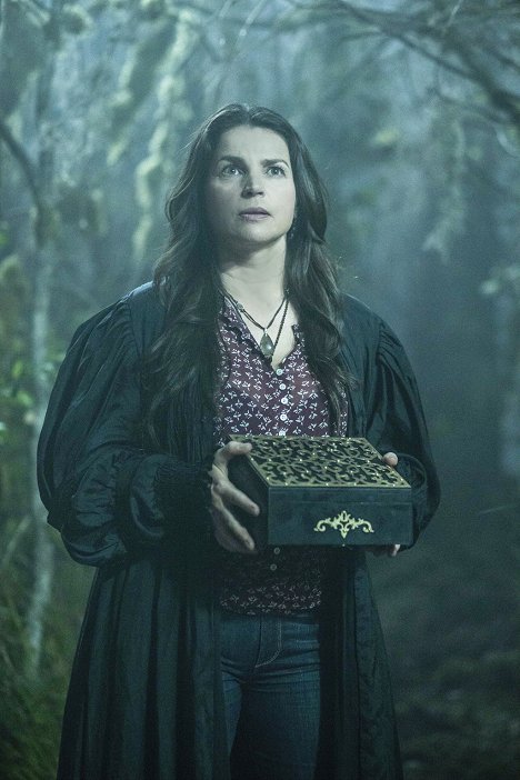 Julia Ormond - Witches of East End - Box to the Future - Z filmu