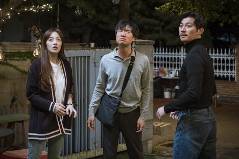 Bo-ra Hwang, Woo-jin Jo, Sin-cheol Kang - Eojjeoda kyeolhun - Z filmu