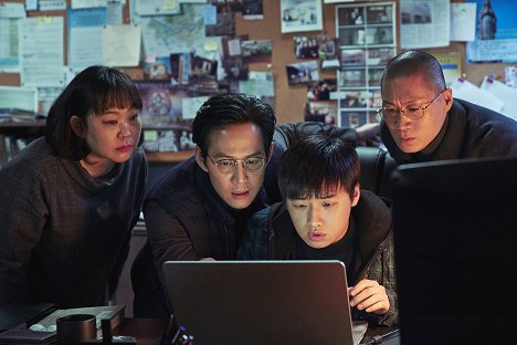 Jeong-min Hwang, Jeong-jae Lee, David Lee, Seon-kyu Jin - Svaha: Šestý prst - Z filmu