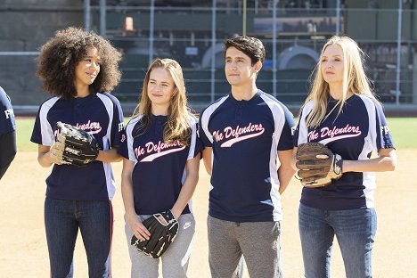 Jasmin Savoy Brown, Wesam Keesh - For the People - First Inning - Z filmu
