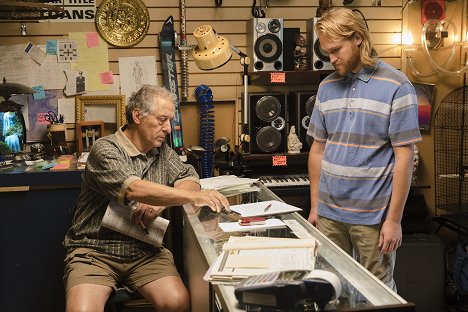 Joe Grifasi, Wyatt Russell - Lodge 49 - As Above, So Below - Z filmu