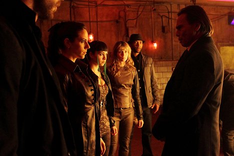 Anna Silk, Ksenia Solo, Lina Roessler, K.C. Collins, Raoul Max Trujillo