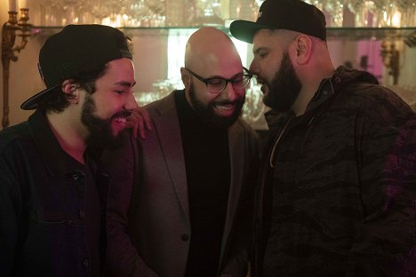 Ramy Youssef, Dave Merheje, Mohammed Amer - Ramy - A Black Spot on the Heart - Z filmu