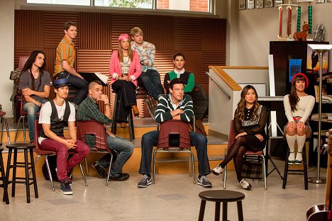 Samuel Larsen, Harry Shum Jr., Damian McGinty, Mark Salling, Vanessa Lengies, Chord Overstreet, Cory Monteith, Darren Criss, Jenna Ushkowitz, Lea Michele