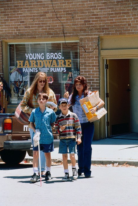 Cybill Shepherd, Chris Demetral, Blake Heron, Kay Lenz