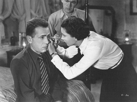 Humphrey Bogart, Kay Francis - King of the Underworld - Z filmu