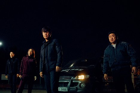 Ki-yong Jang, Ah-joong Kim, Sang-joong Kim, Dong-seok Ma - Nabbeun nyeoseokdeul: deo mubi - Z filmu