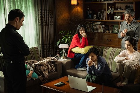 Yi-hyeon Jo, Young-nam Jang, Dong-il Seong, Hye-joon Kim - Byeonshin - Z filmu