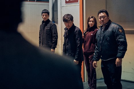 Ki-yong Jang, Sang-joong Kim, Ah-joong Kim, Dong-seok Ma - Nabbeun nyeoseokdeul: deo mubi - Z filmu