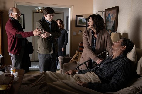 Richard Schiff, Freddie Highmore, Joanna Going, Michael Trucco - The Good Doctor - Friends and Family - Photos