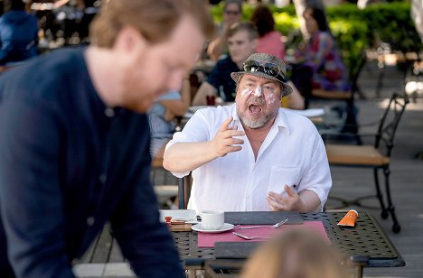 Ole Fischer, Armin Rohde - Doktorka z ráje - Hádanka - Z filmu