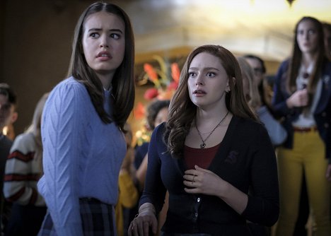 Kaylee Bryant, Danielle Rose Russell - Odkaz - This Is Why We Don't Entrust Plans to Muppet Babies - Z filmu