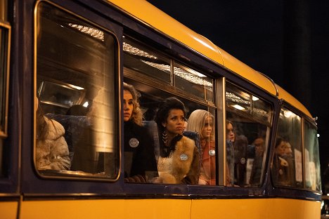 Suki Waterhouse, Gugu Mbatha-Raw