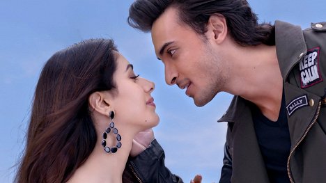 Warina Hussain, Aayush Sharma - Loveyatri - a Journey of Love - Z filmu