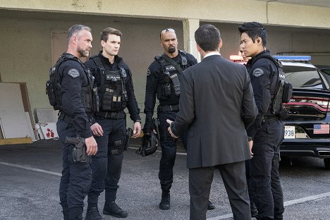 Jay Harrington, Alex Russell, Shemar Moore, Lina Esco, David Lim