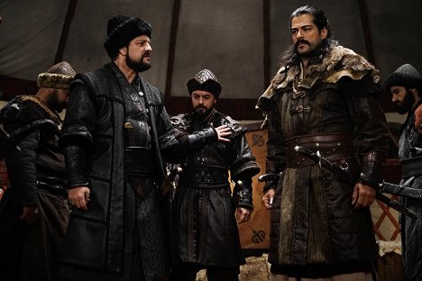 Ragıp Savaş, Eren Hacısalihoğlu, Burak Özçivit - Kuruluş: Osman - Episode 10 - Z filmu