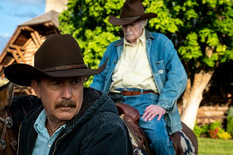 Kevin Costner, Dabney Coleman - Yellowstone - Hříchy otců - Z filmu