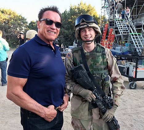 Arnold Schwarzenegger, Joey Luthman - Dlouhá cesta domů - Z natáčení