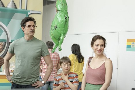 Alessandro Gassman, Lorenzo Sisto, Isabella Ragonese - Můj brácha loví dinosaury - Z filmu