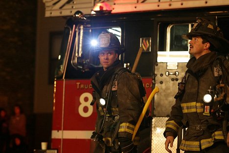 Jesse Spencer, Yuriy Sardarov - Chicago Fire - Realita nepočká - Z filmu