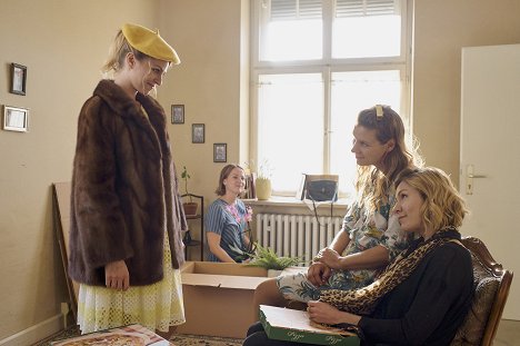 Teresa Rizos, Josephine Ehlert, Xenia Tiling, Genija Rykova