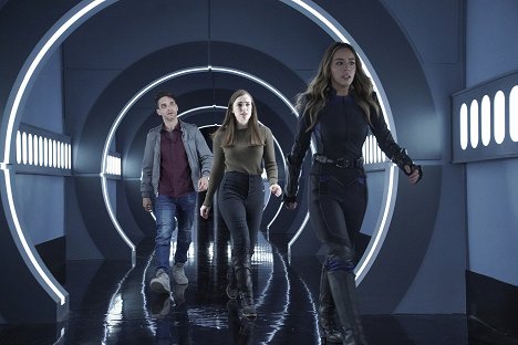 Jeff Ward, Elizabeth Henstridge, Chloe Bennet - Agenti S.H.I.E.L.D. - Konec se blíží - Z filmu