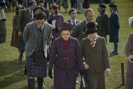 Josh O'Connor, Helena Bonham Carter, Tobias Menzies, Erin Doherty - Koruna - Balmoralská zkouška - Z filmu