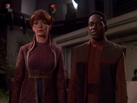 Shannon Cochran, William Thomas Jr. - Star Trek: Nová generace - Preventivní úder - Z filmu