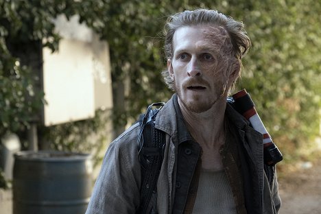 Austin Amelio - Živí mrtví: Počátek konce - Aljaška - Z filmu