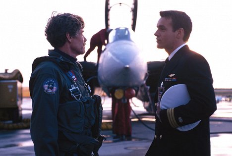 David Hayward, David James Elliott - JAG - Vojenská generálna prokuratúra - Flight Risk - Z filmu