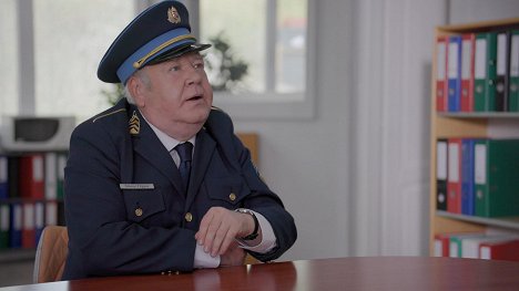 János Gálvölgyi - Keresztanyu - Az eltűnt cica - Z filmu
