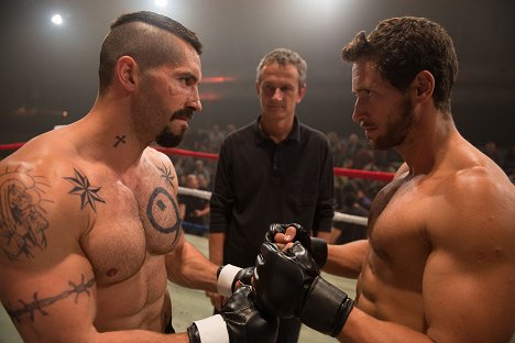 Scott Adkins, Emilien De Falco - Neporazitelný: Návrat krále - Z filmu