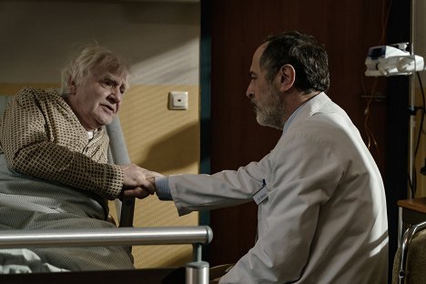 Holger Franke, Merab Ninidze - Doktor Ballouz - Z filmu