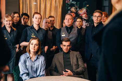 Meri Nenonen, Oona Airola, Eppu Salminen, Lauri Tilkanen, Leo Sjöman - Hotel Swan Helsinki - Makkarakeisari - Z filmu